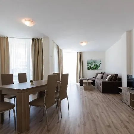 Zevs Apartament *