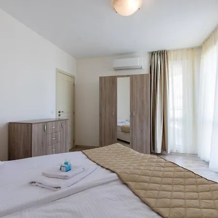 Zevs Apartament Nesebăr