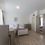 Apartment Zevs